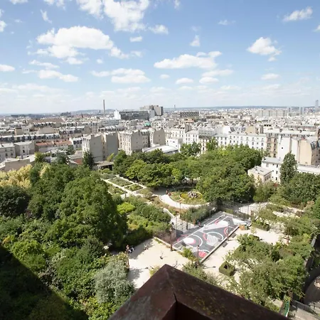 élégant à Montmartre *
